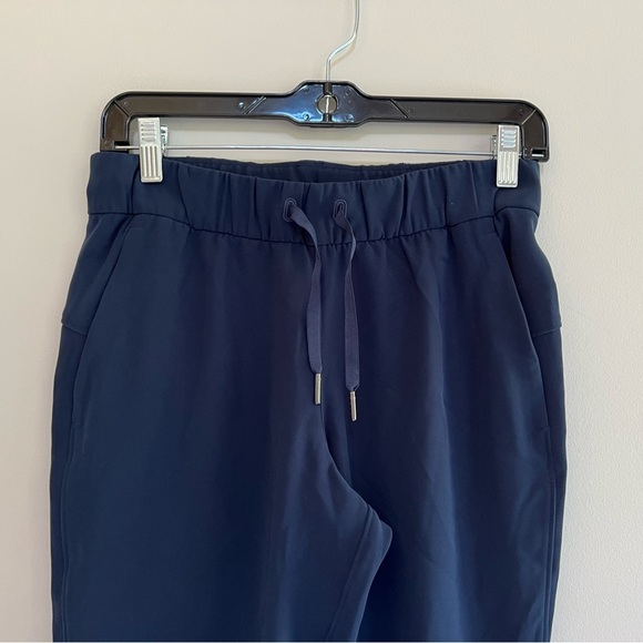 Lululemon On The Fly Jogger in True Navy Blue, size 4 - Picture 7 of 11